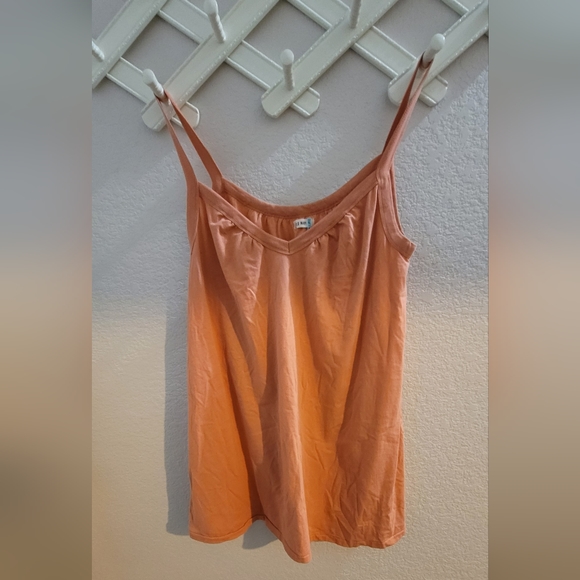 Tops - Old Navy Camisole Tank